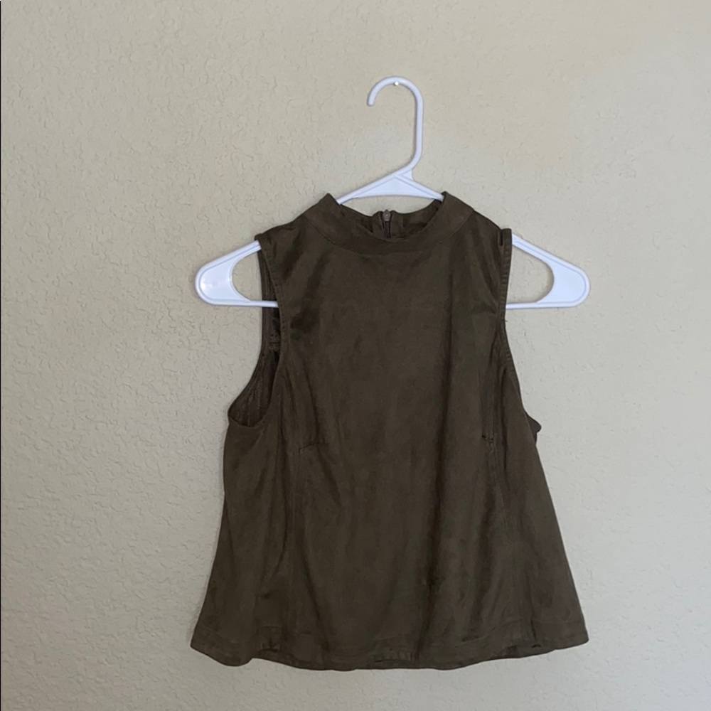 Cute shirt, barely worn